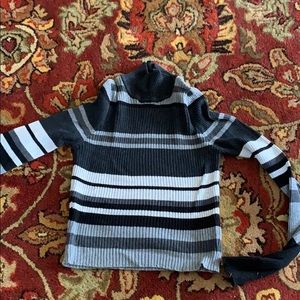 Crop top sweater
